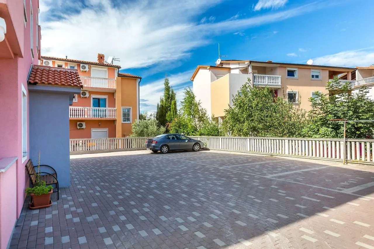 Apartmani Diana Medulin 0*,