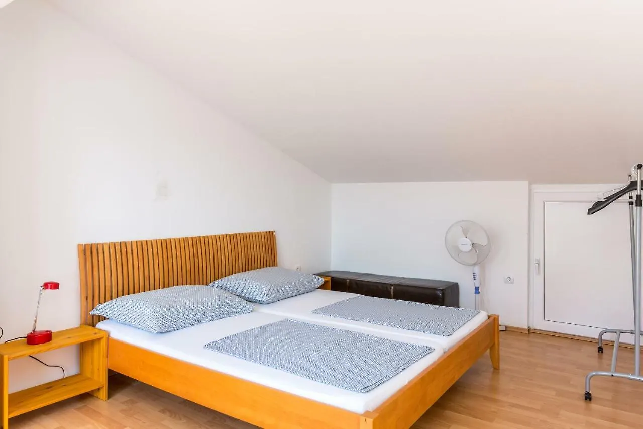 Apartmani Diana Medulin 0*,